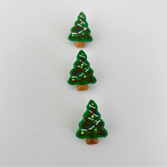 Vintage Buttons Garment Molded Plastic Christmas Tree Holidays Set Of 3 - Picture 7 of 11